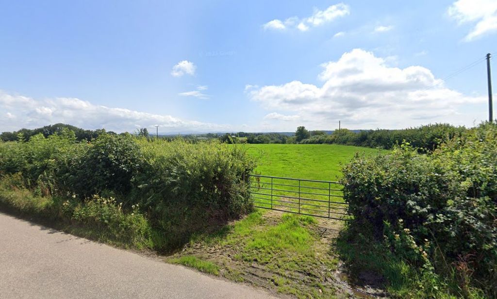 Property photo 3 of 4