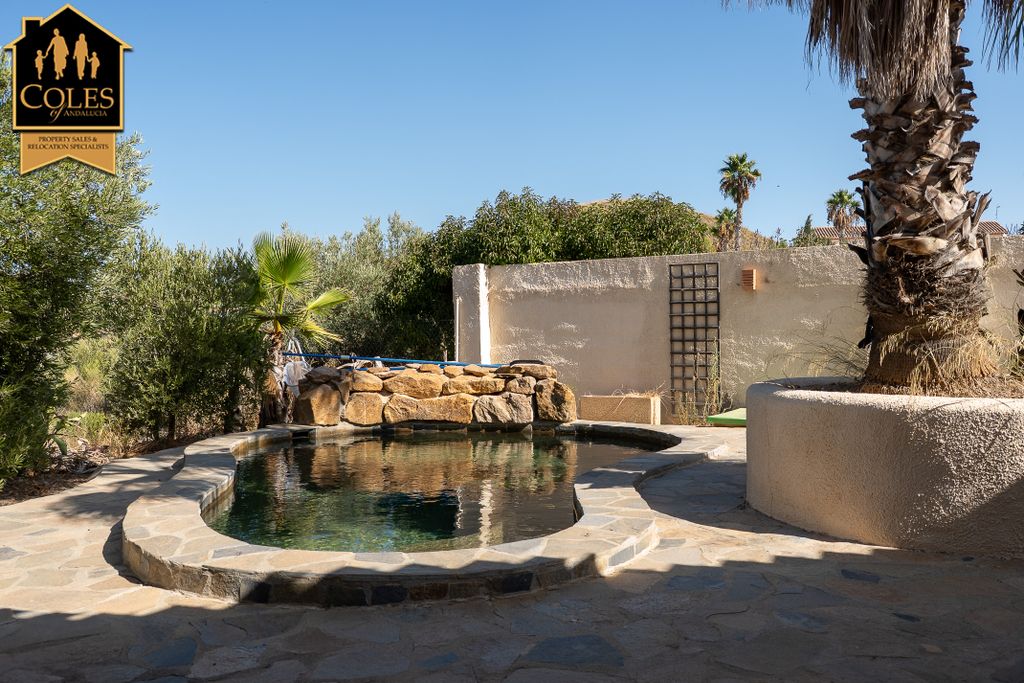 Property photo 2 of 36