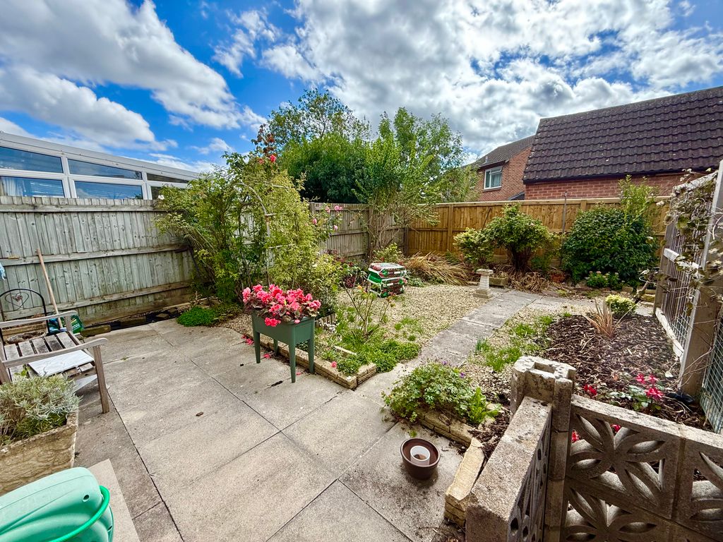 Property photo 2 of 13 Garden