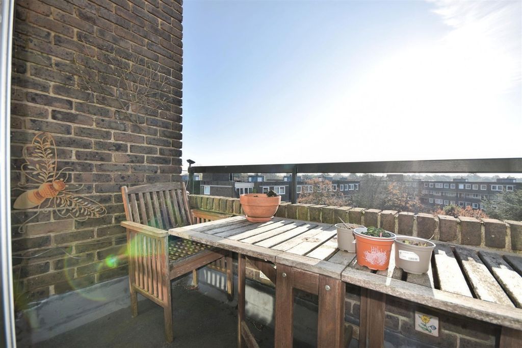 Property photo 2 of 13 F89A64d4-Dsc_0068.Jpg