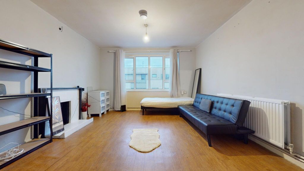 Property photo 1 of 11 Bedroom