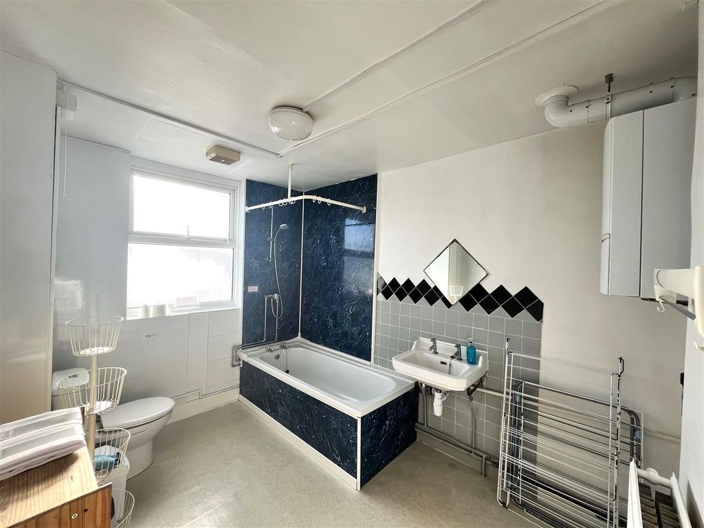 Property photo 2 of 12 Img_8618.Jpg