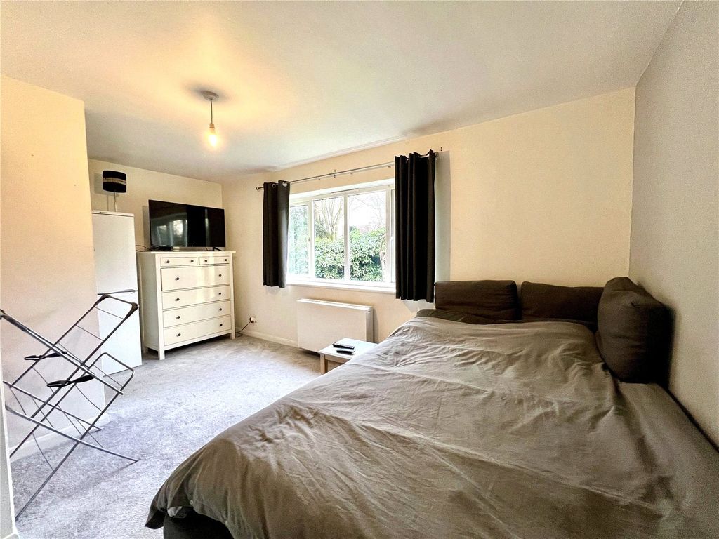 Property photo 2 of 6 Studio