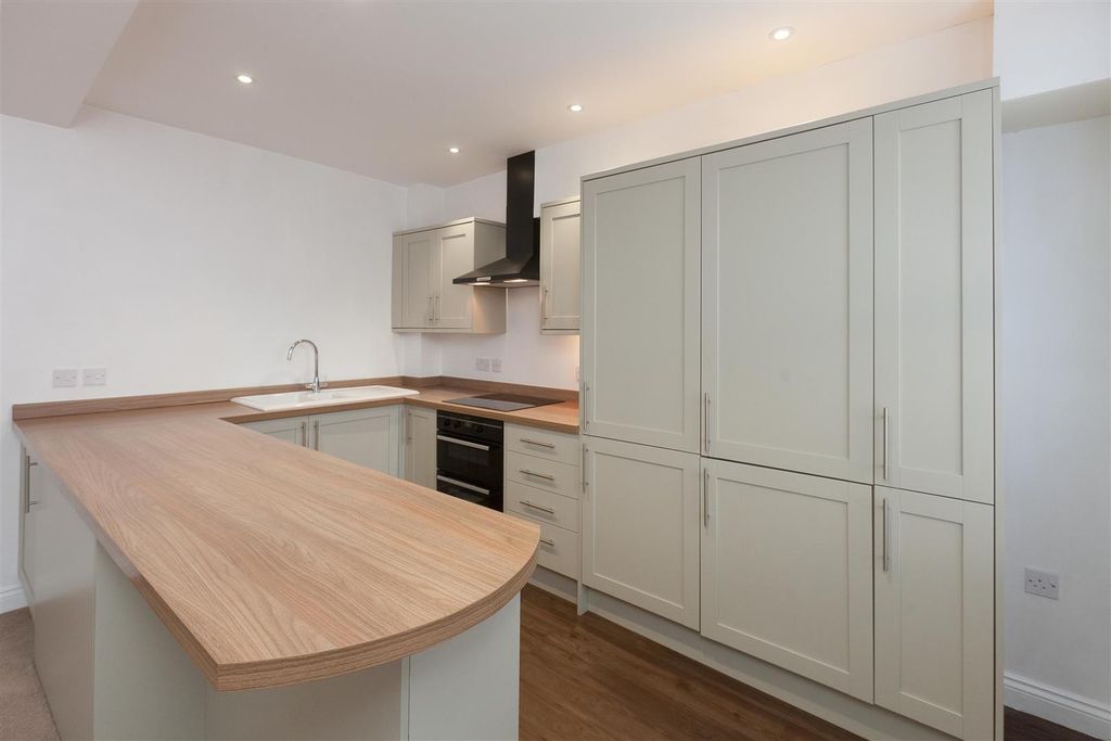 Property photo 3 of 7 A4-6340.Jpg