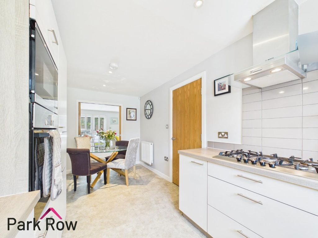 Property photo 3 of 28 Kitchen/Dining Room