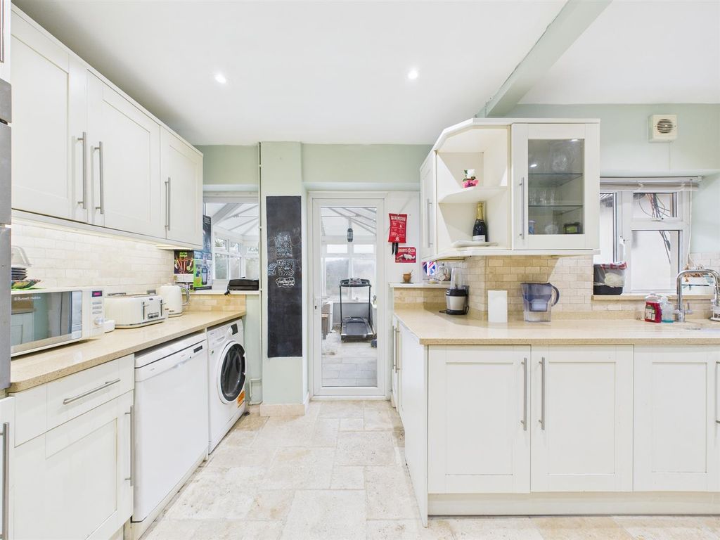 Property photo 2 of 24 Cam02885G0-Pr0529-Still010.Jpg