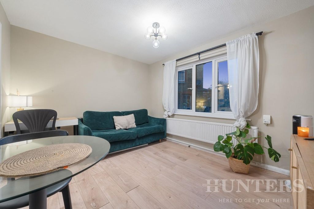 Property photo 1 of 12 Flat 1, Elliot Court N15 4Ud-6.Jpg