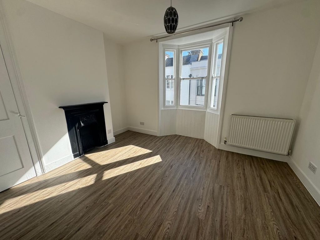 Property photo 2 of 11 Picture No. 03