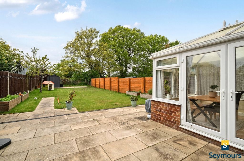 Property photo 3 of 22 Garden