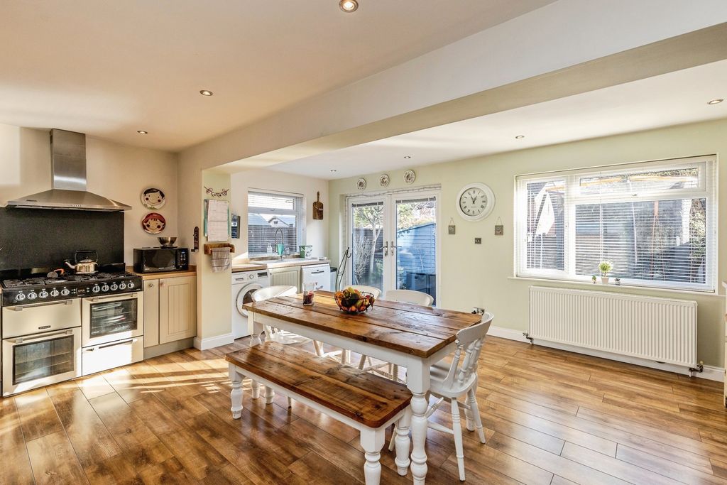 Property photo 2 of 16 Pbox-Img.Jpg