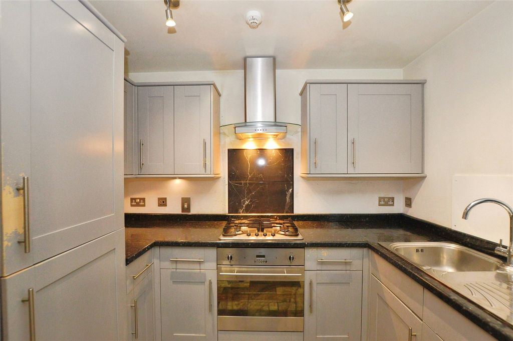 Property photo 2 of 10 Picture No. 30