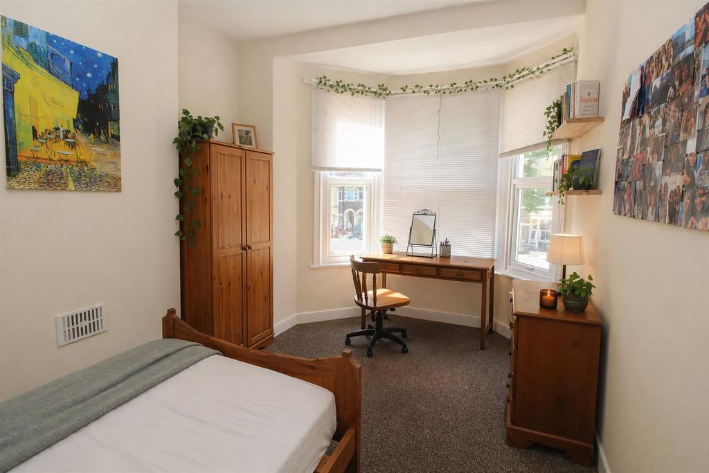 Property photo 2 of 11 22R7 3.Png