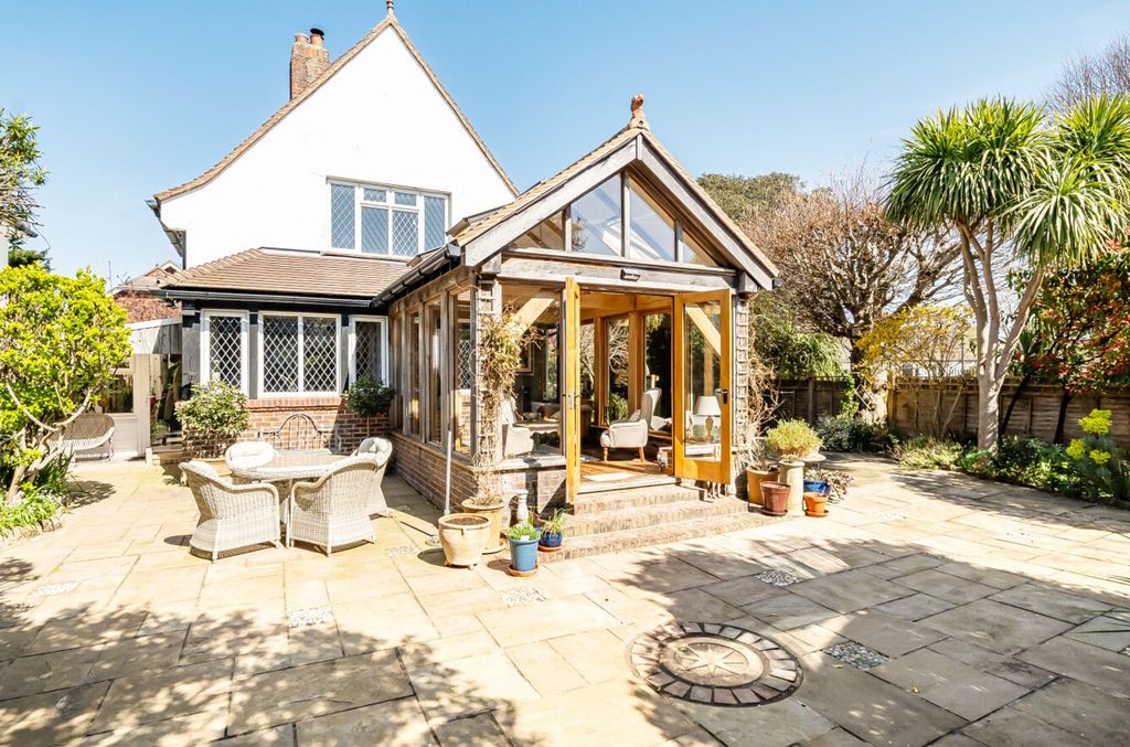 Property photo 1 of 35