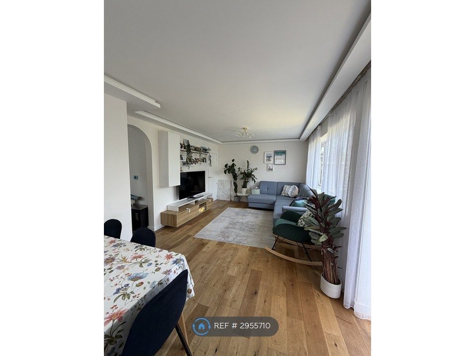 Property photo 1 of 35