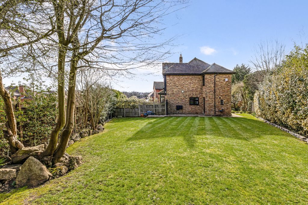 Property photo 3 of 24