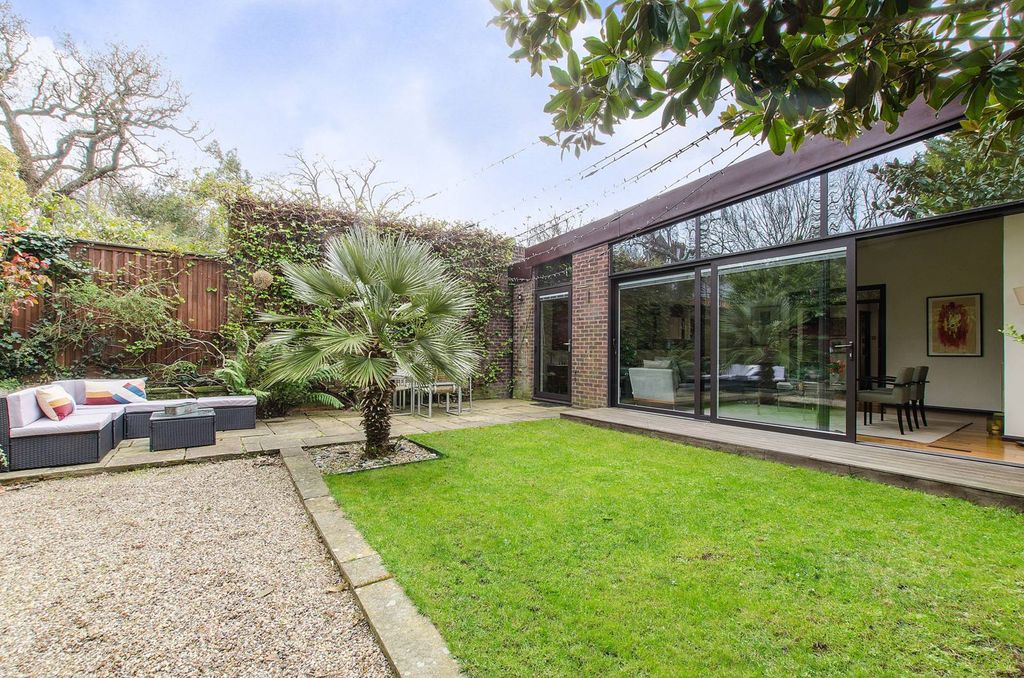 Property photo 3 of 12