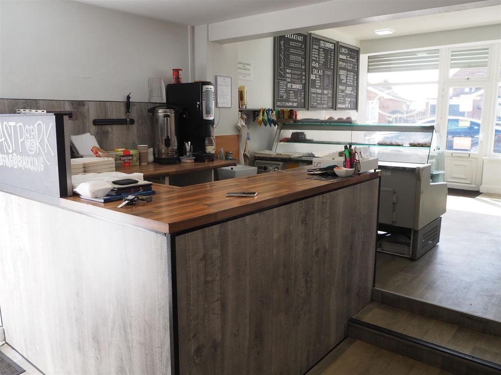 Property photo 1 of 7 Photo 0