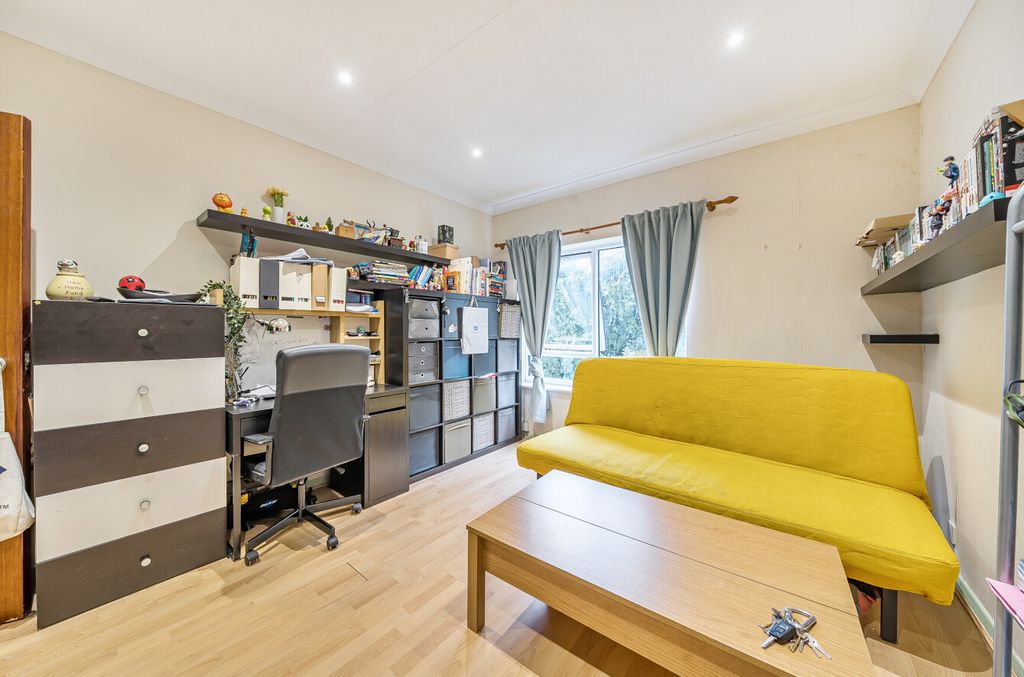 Property photo 3 of 12