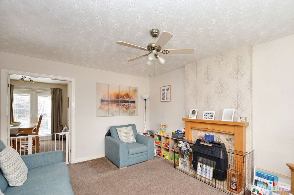 Property photo 3 of 19