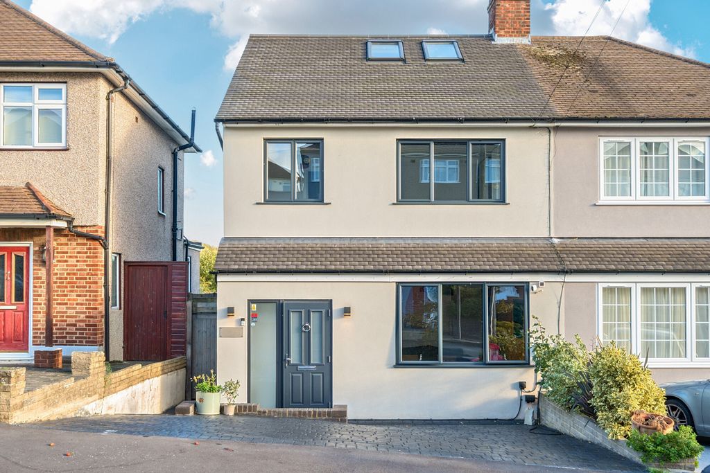 Property photo 1 of 41 1539986-1-6Ae21Fa...