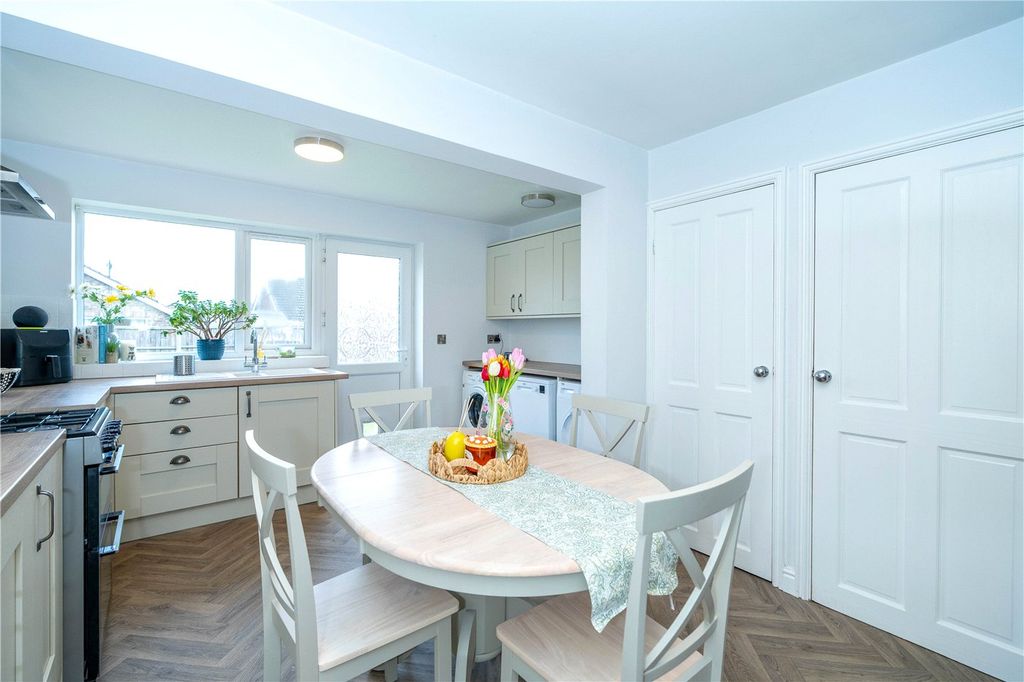 Property photo 2 of 13 Picture No. 08