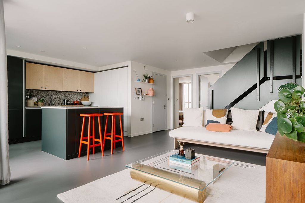 Property photo 2 of 33