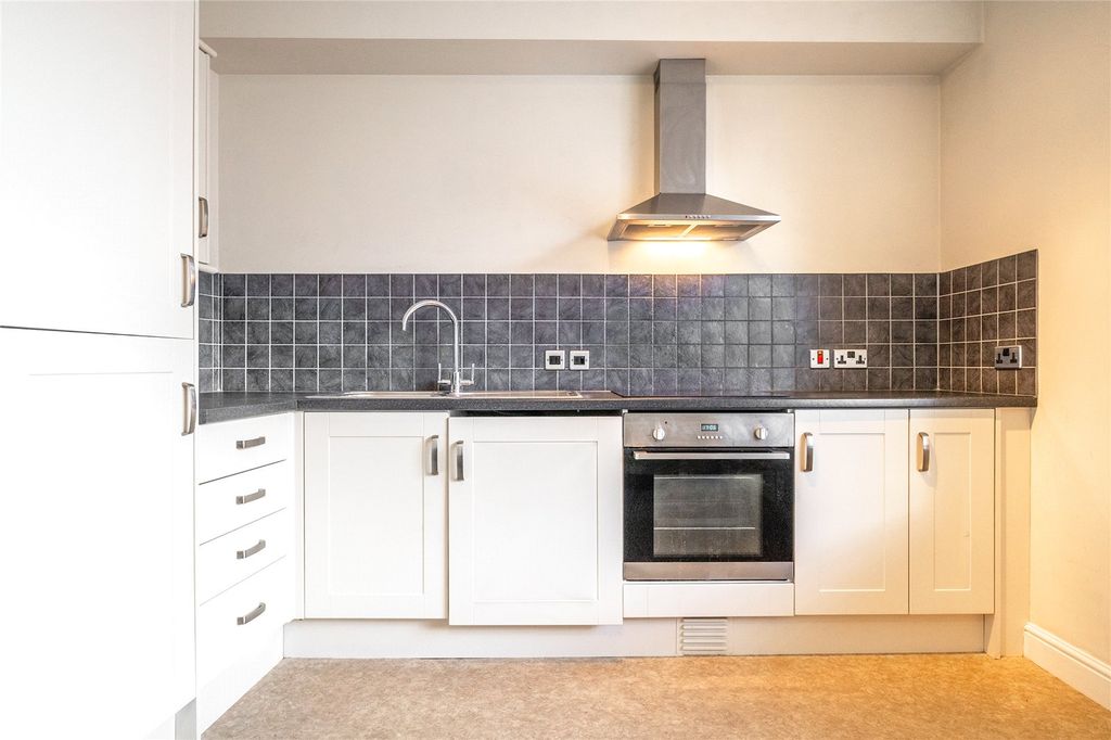 Property photo 3 of 5 Picture No. 10