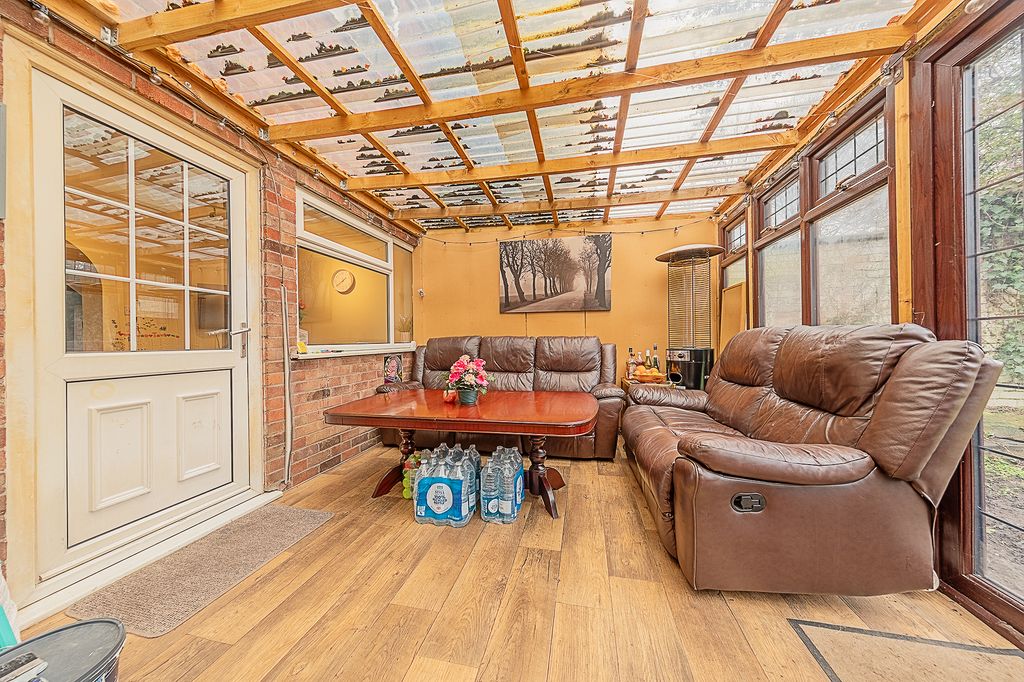 Property photo 2 of 26