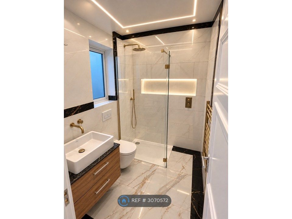 Property photo 1 of 2