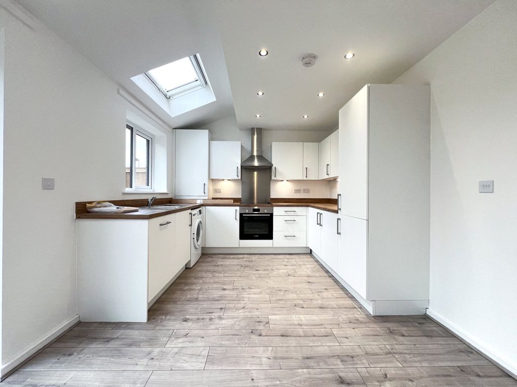 Property photo 2 of 11 Picture No. 10