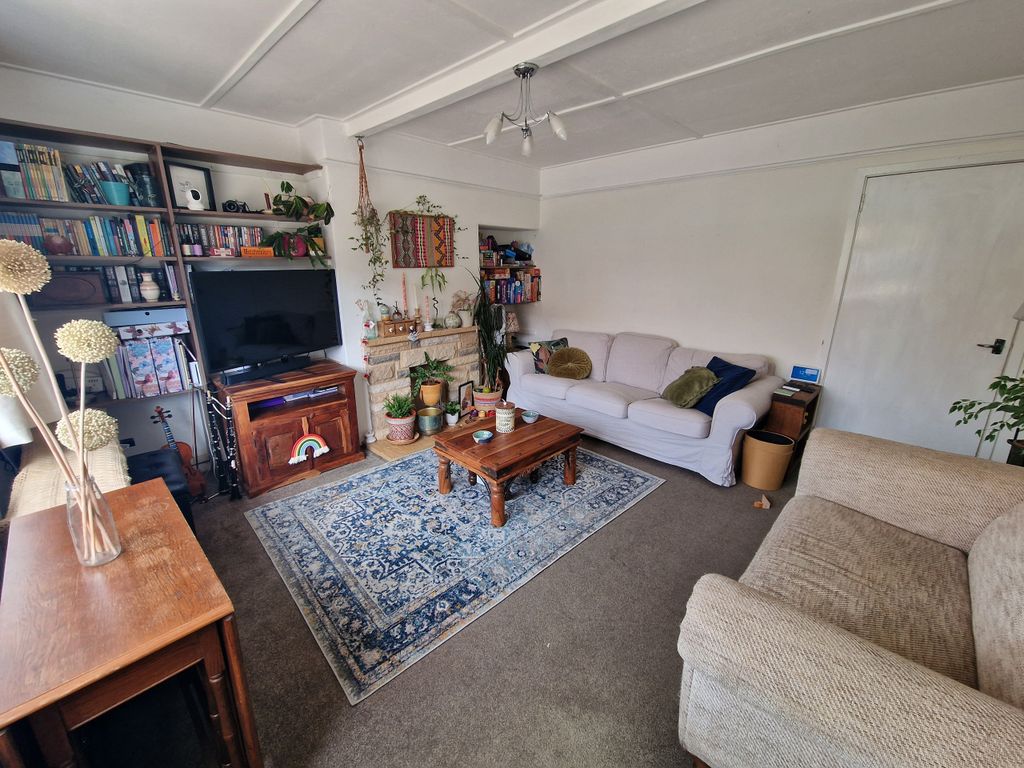Property photo 2 of 11 Sitting Room