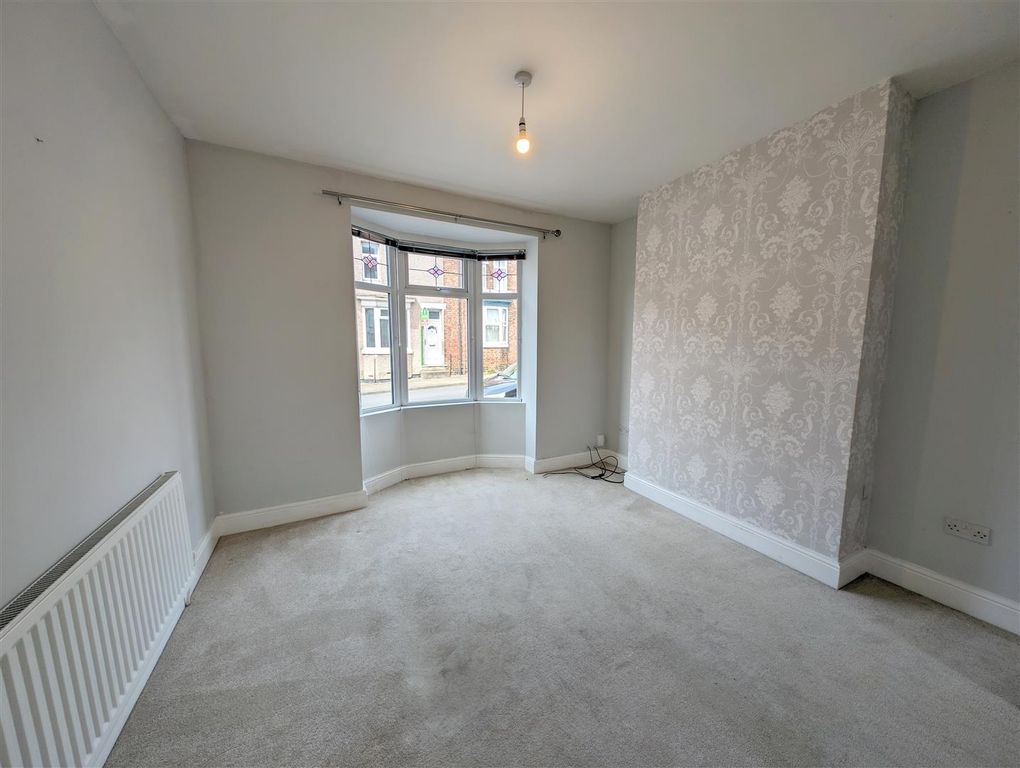 Property photo 3 of 14 Lounge/Dining Room