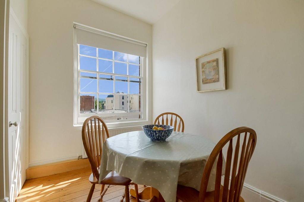 Property photo 3 of 16 Kitchen B.Jpg