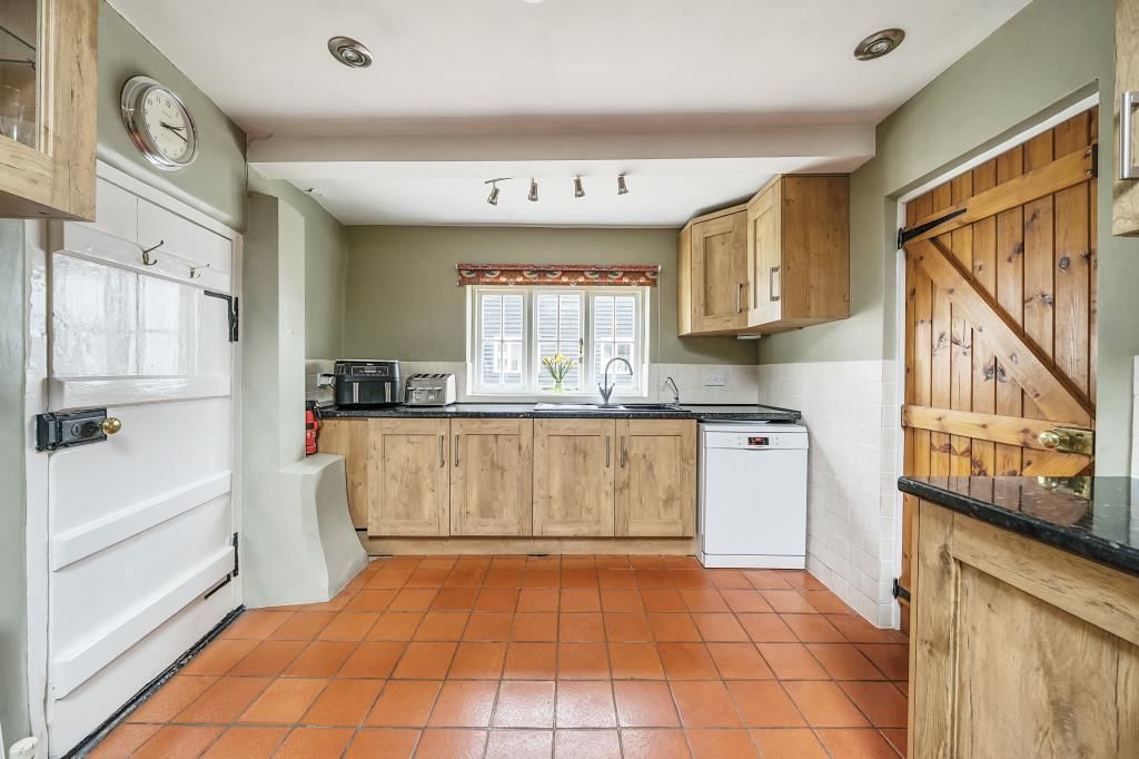 Property photo 2 of 22 Kitchen
