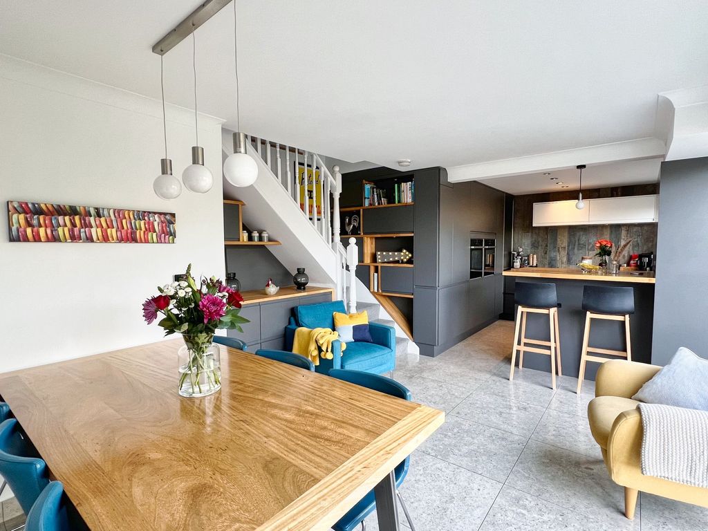 Property photo 3 of 41