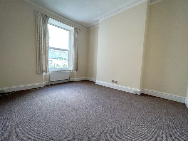Property photo 3 of 6 Bedroom