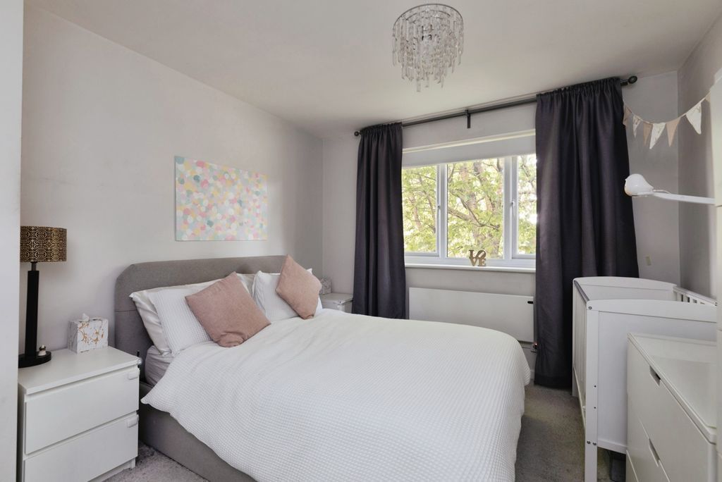 Property photo 3 of 16 Pbox-Img.Jpg