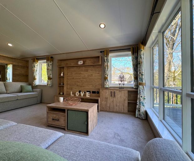 Property photo 1 of 5 Luxury Lodge Hoburne Cotswold Reach
