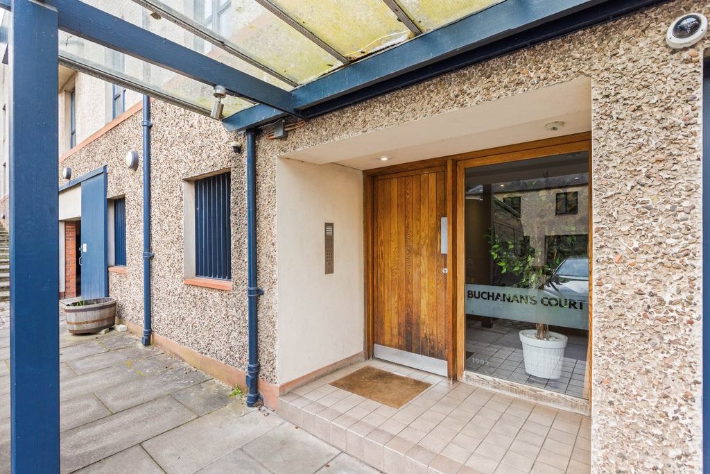 Property photo 3 of 25