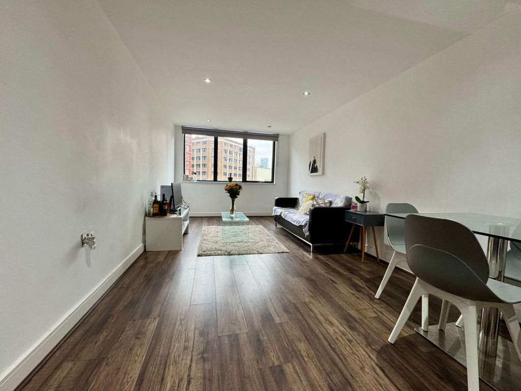 Property photo 3 of 9 Picture No. 04