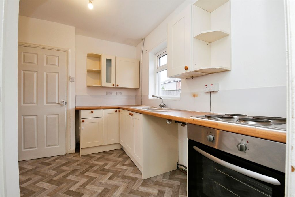 Property photo 3 of 13