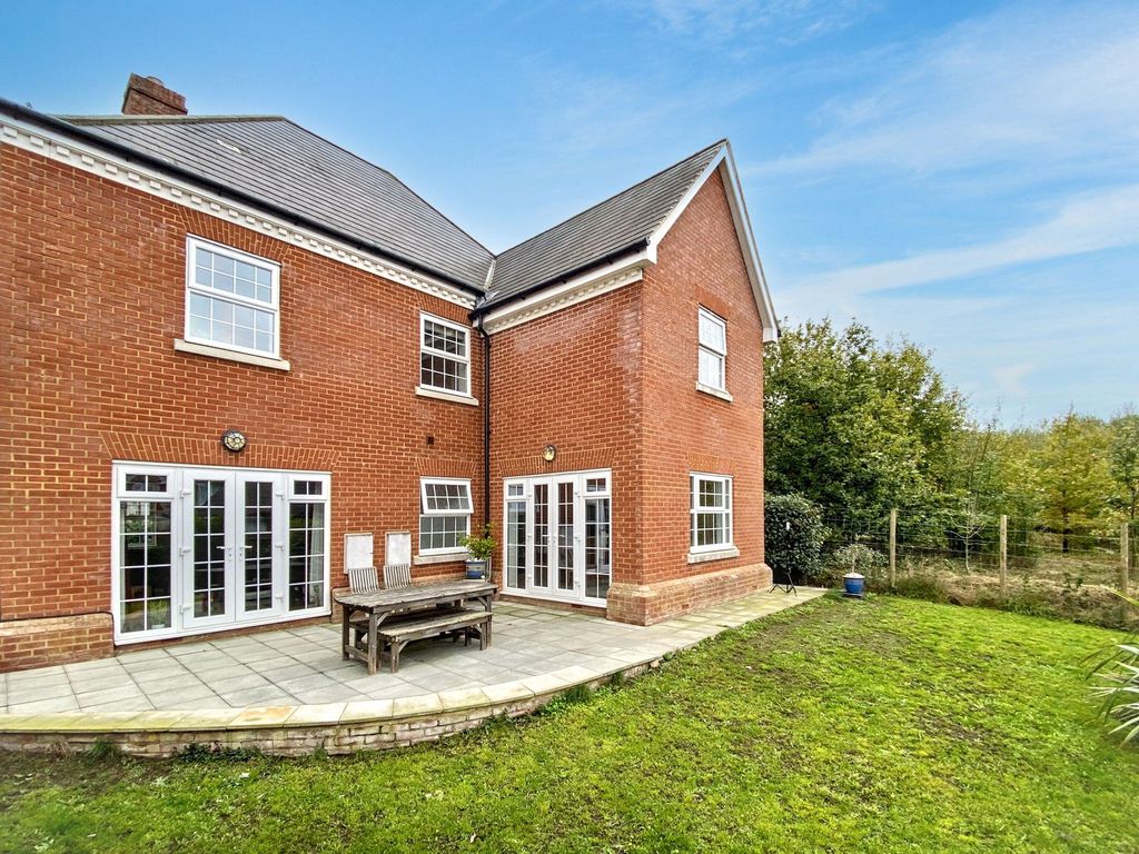 Property photo 2 of 25