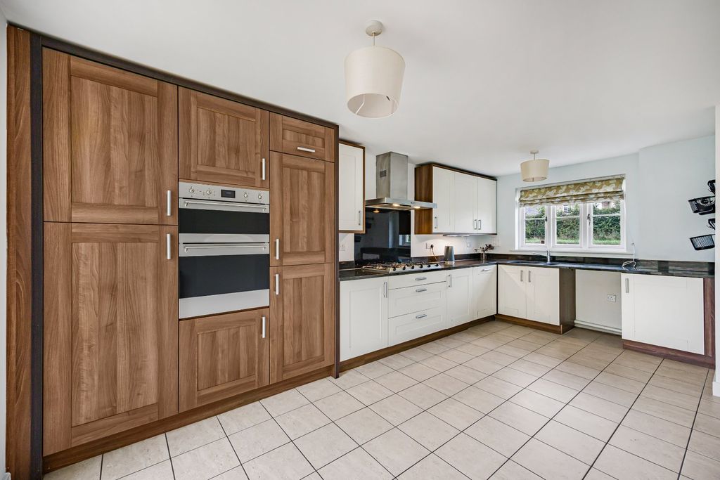 Property photo 2 of 26 Picture No. 07