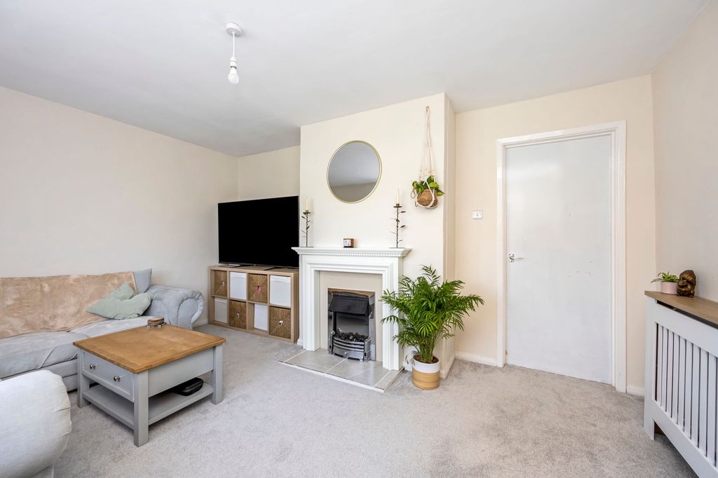 Property photo 3 of 12
