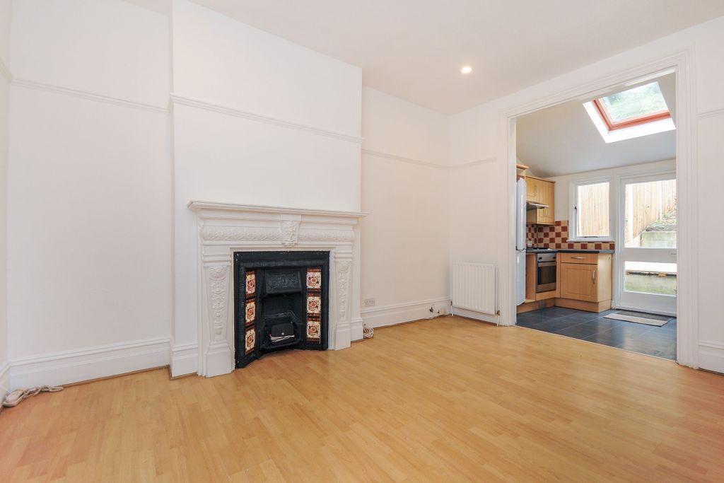 Property photo 1 of 6