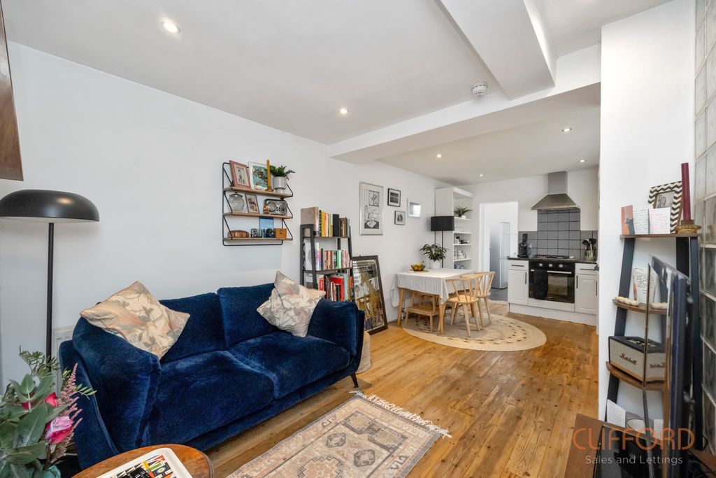 Property photo 3 of 10