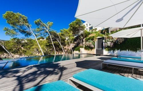 Property photo 1 of 17 Exclusive Minimalist-Design Villa Directly By The Sea In Camp De Mar