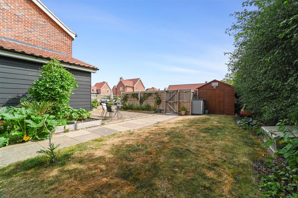 Property photo 3 of 28 Rear Garden