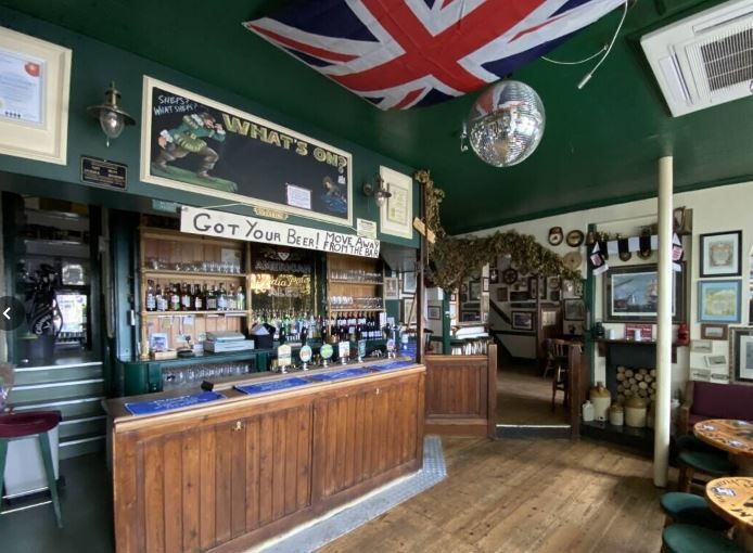 Property photo 2 of 8 Photo 4