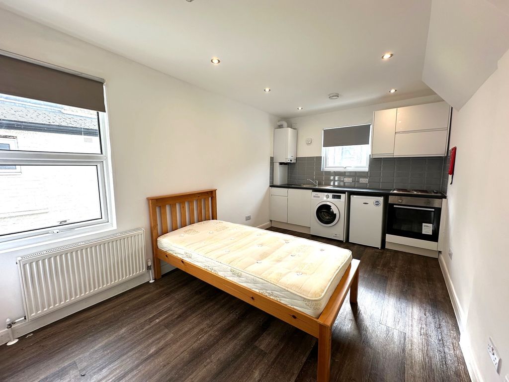 Property photo 2 of 6